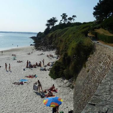 La plage des Sables Blancs