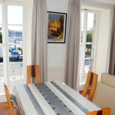 Salon séjour appart hôtel la Ville Close à Concarneau